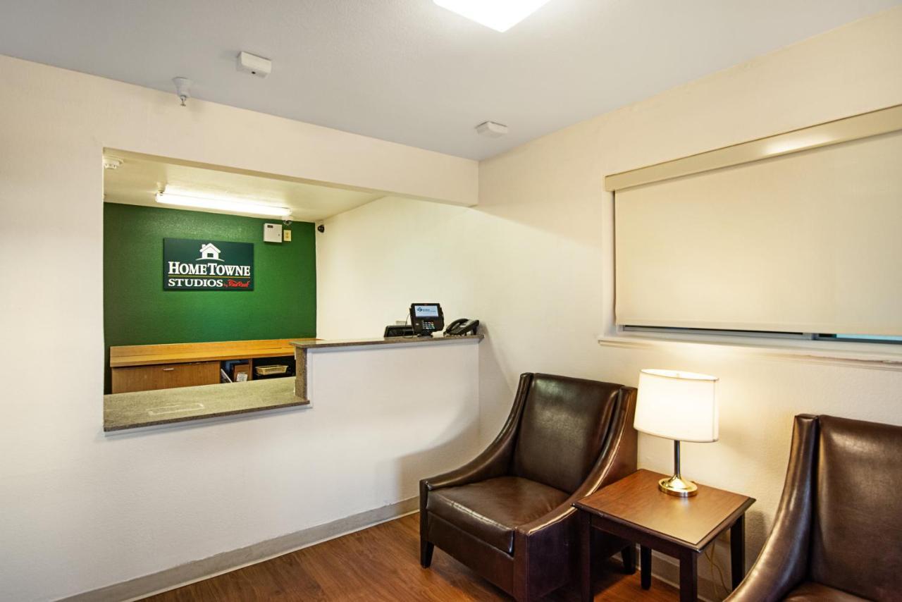 Hometowne Studios By Red Roof Colorado Springs - Airport Экстерьер фото
