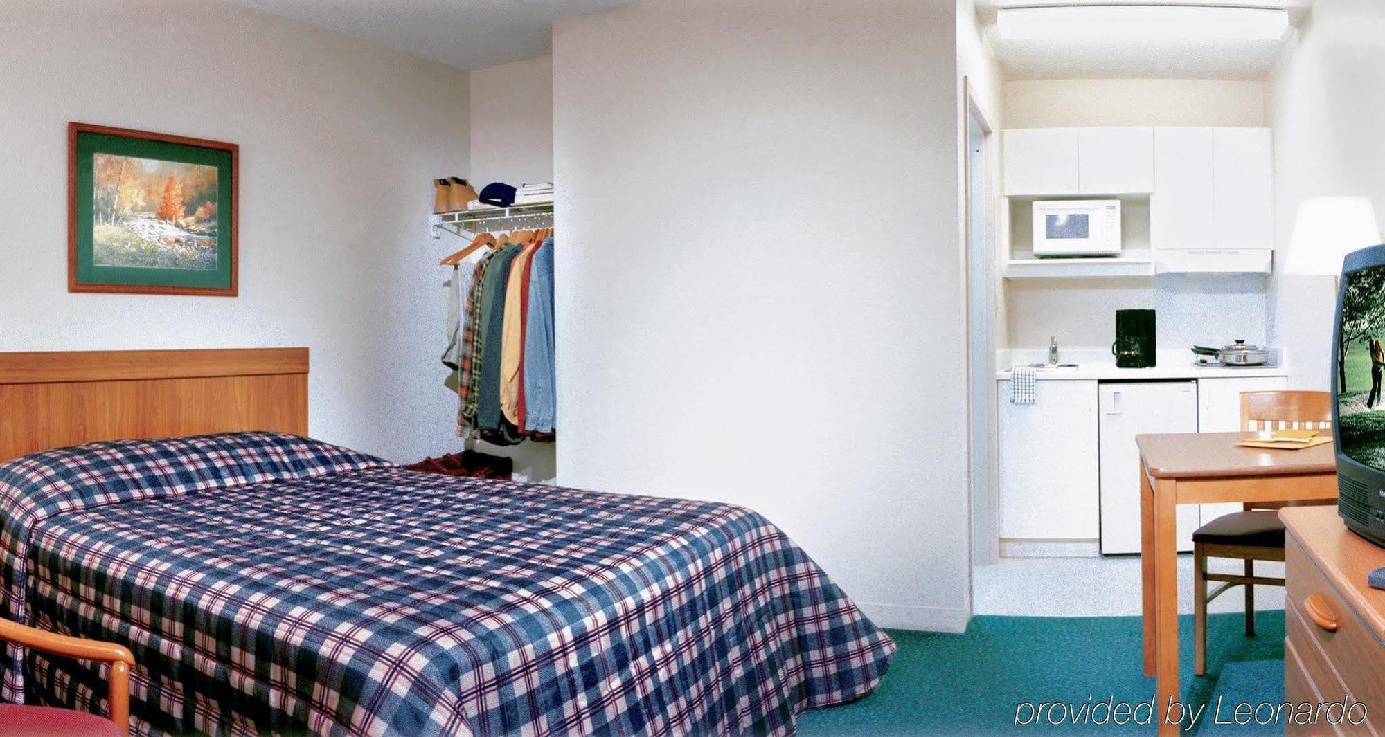 Hometowne Studios By Red Roof Colorado Springs - Airport Номер фото